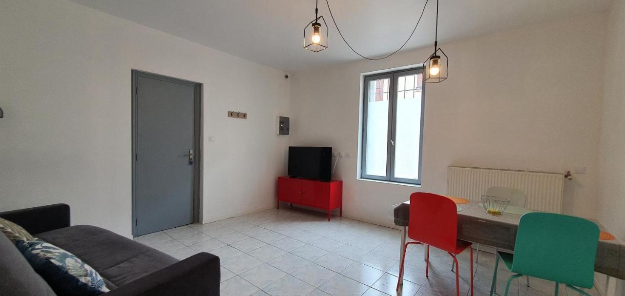 Chez Mamita : Appartement Dans Quartier Calme. カルカソンヌ エクステリア 写真